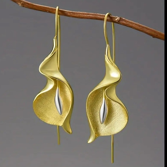 Gold Plated Sterling Silver Flower Drop Earrings - Picture 1 of 3
